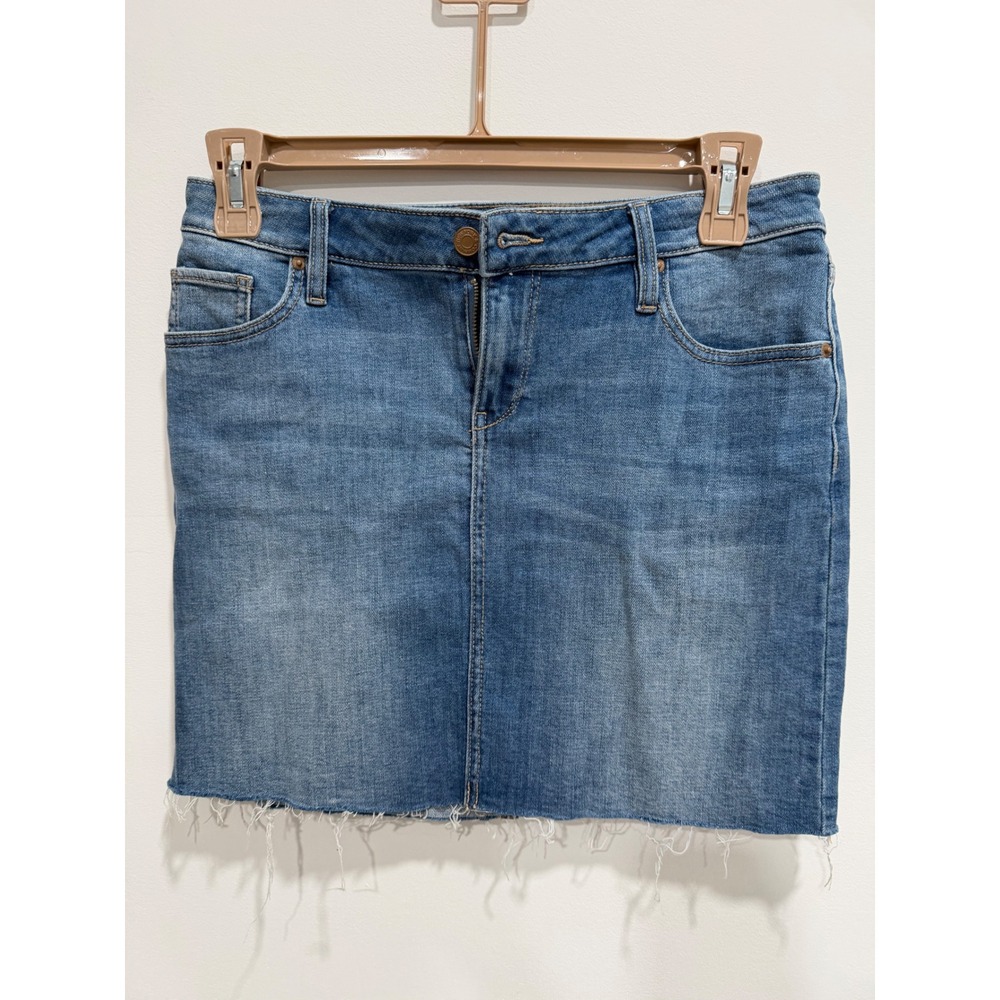 Soho New York & Company Jeans Denim Mini Skirt Medium Wash Frayed Hem Size 4